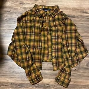 Woman’s cropped flannel